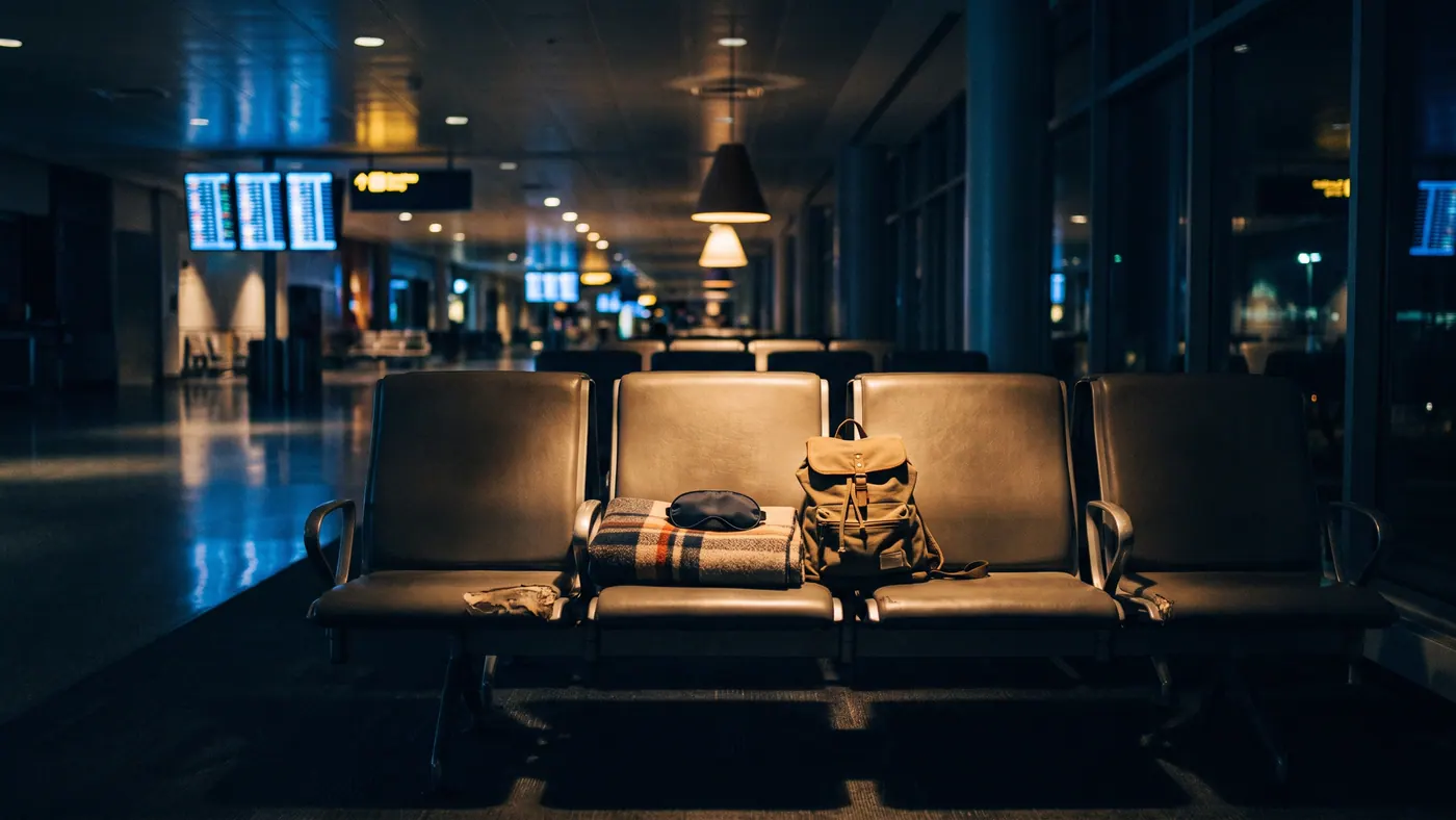 Como dormir em aeroportos: o guia completo de sobrevivência